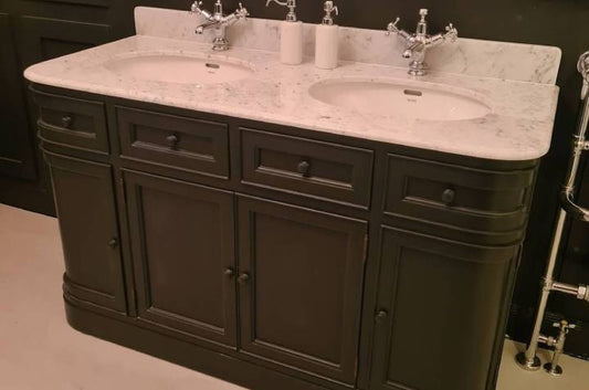 Bathroom Cabinets with Sinks: AKA Bathroom Vanity Units